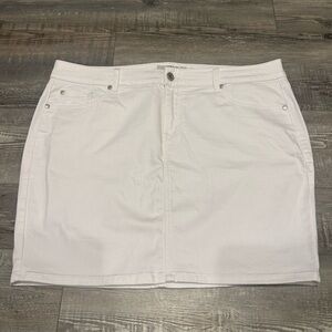 White, skirt, size 16, torrid